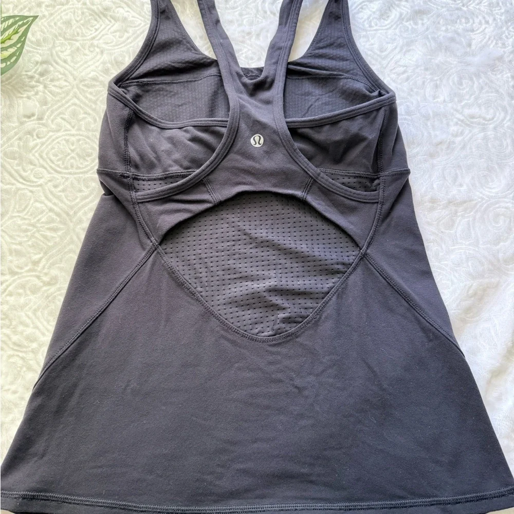 Lululemon Black Racerback Athletic Tank Top Built In Bra Size 4